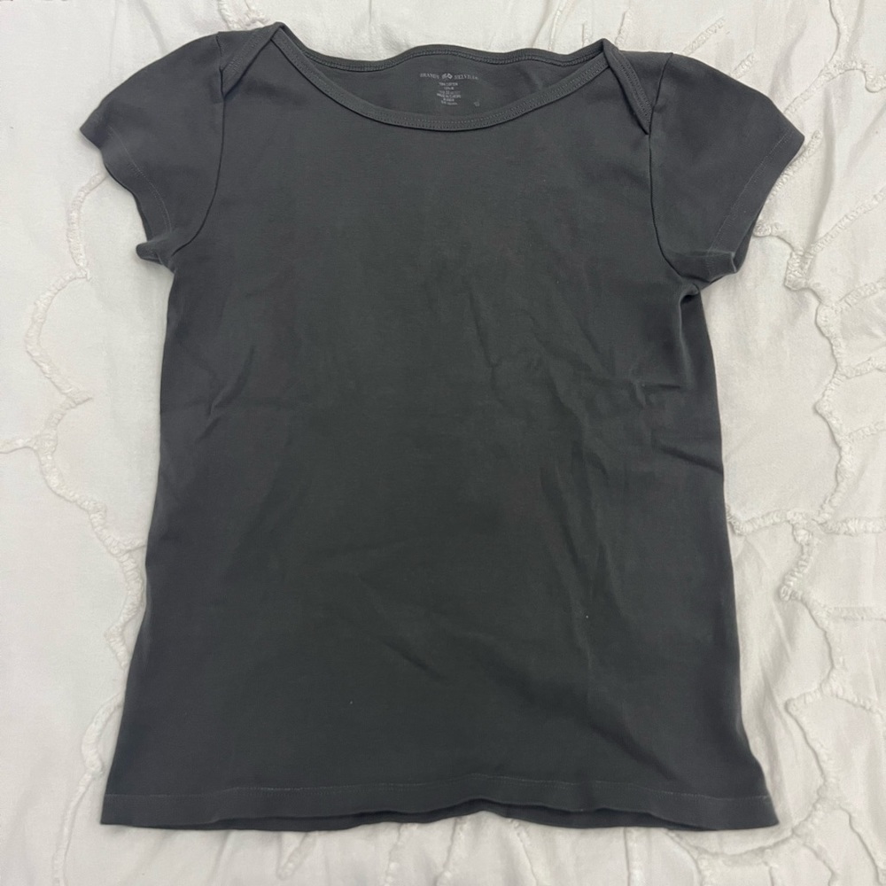 Brandy Melville baby tee.